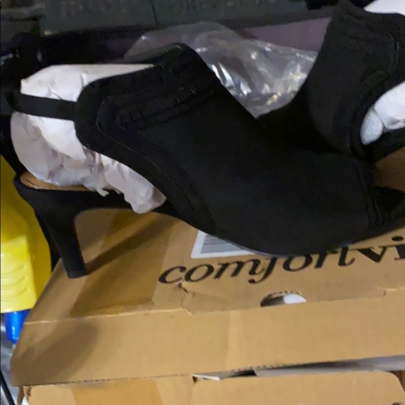 Heels - Picture 2 of 2